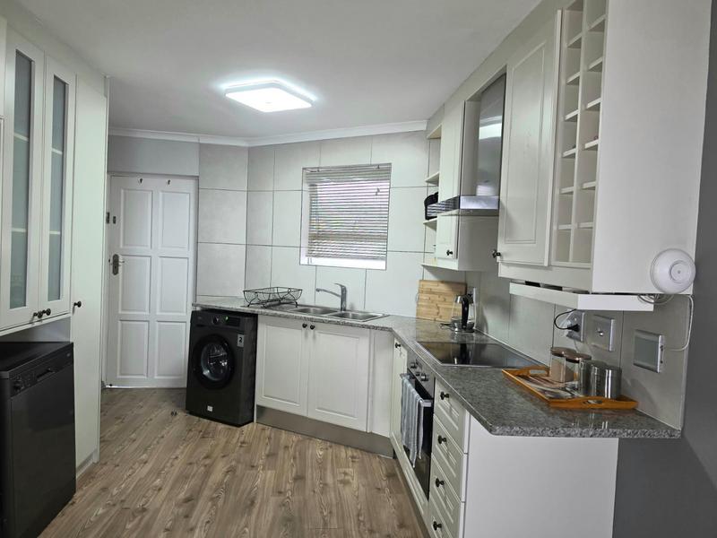 To Let 2 Bedroom Property for Rent in Blouberg Beachfront Western Cape